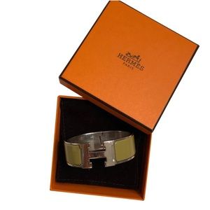 Green Cream Enamel H Clic-clac M Cuff Bracelet